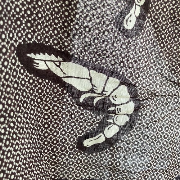 lightweight prawn scarf - Picture 1 of 6